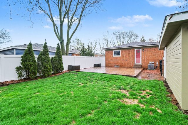 1015 Englewood Avenue, Royal Oak City, MI 48073