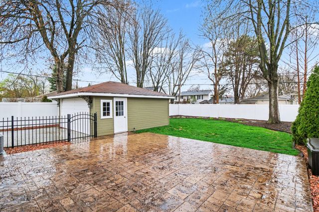 1015 Englewood Avenue, Royal Oak City, MI 48073