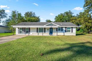 806 Martha Street, Westlake, LA 70669
