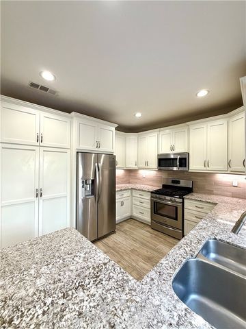 256 Ocho Rios, Oak Park, CA 91377