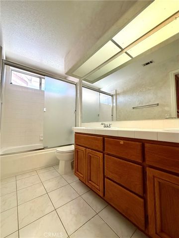 256 Ocho Rios, Oak Park, CA 91377