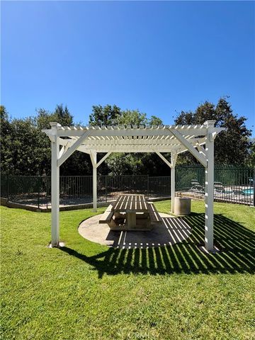 256 Ocho Rios, Oak Park, CA 91377