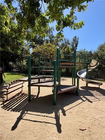256 Ocho Rios, Oak Park, CA 91377