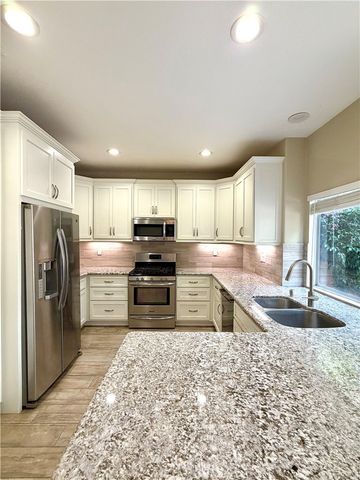 256 Ocho Rios, Oak Park, CA 91377