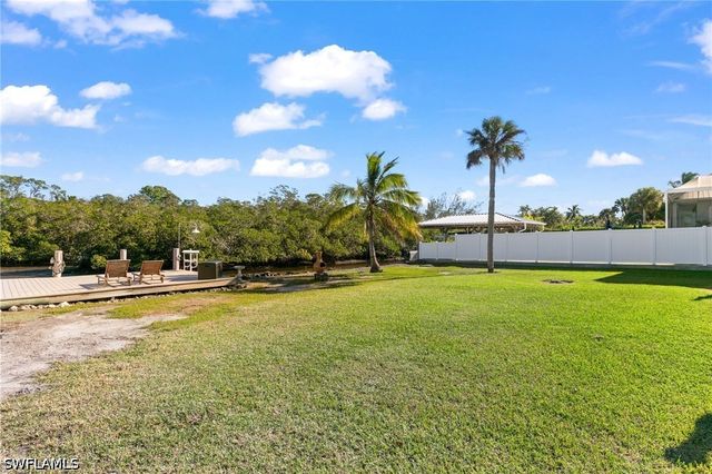 2295 Harbor RD, Naples, FL 34104