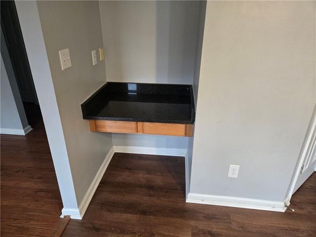 4204 Hunters Green NE Way, Kennesaw, GA 30144