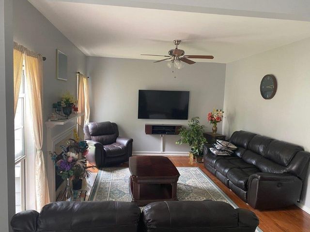 4204 Hunters Green NE Way, Kennesaw, GA 30144