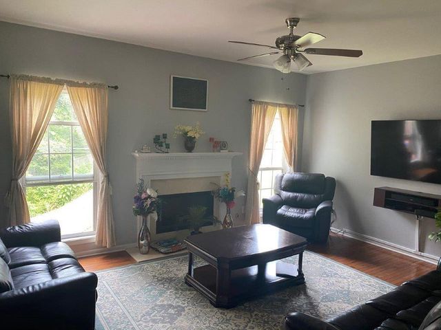 4204 Hunters Green NE Way, Kennesaw, GA 30144