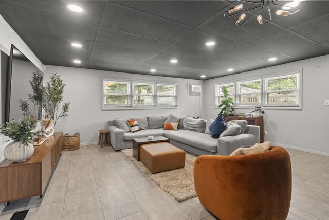 218 S Chesterfield Road, Columbus, OH 43209
