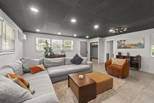 218 S Chesterfield Road, Columbus, OH 43209
