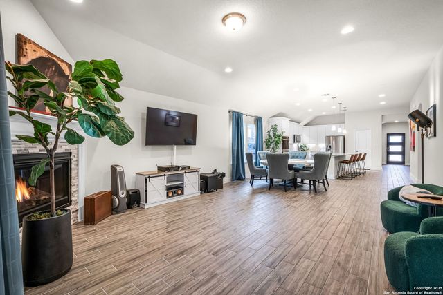 2263 Bluewood, New Braunfels, TX 78132