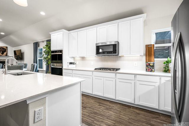 2263 Bluewood, New Braunfels, TX 78132