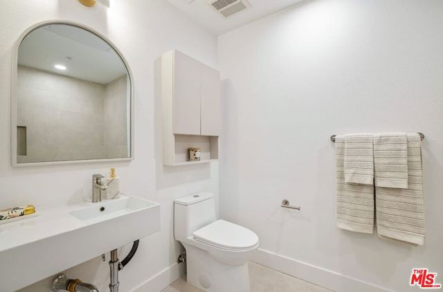 1221 Myra Avenue 423, Los Angeles, CA 90029