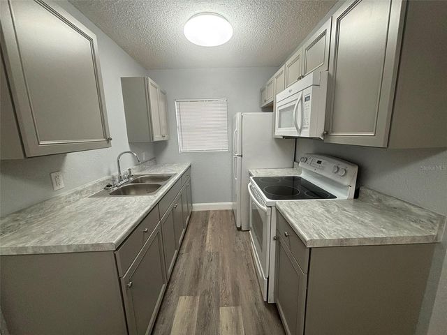 650 AVENUE C SW A, Winter Haven, FL 33880