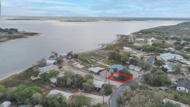 100 WHITE POINT Trai, Sandia, TX 78383