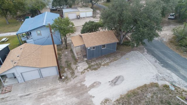 100 WHITE POINT Trai, Sandia, TX 78383