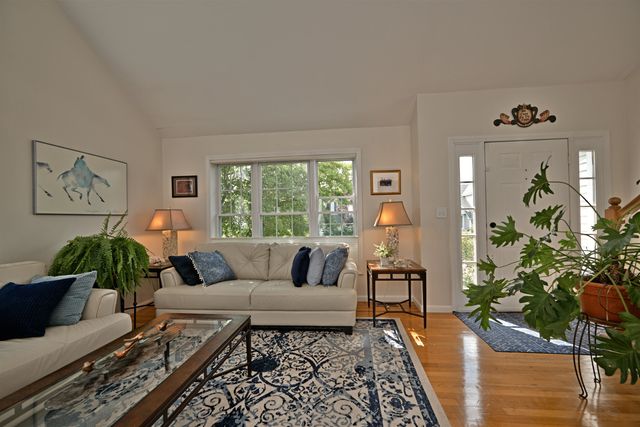 29 Augusta Way, Dover, NH 03820