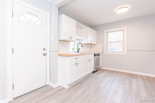 31732 Alvin Street, Garden City, MI 48135