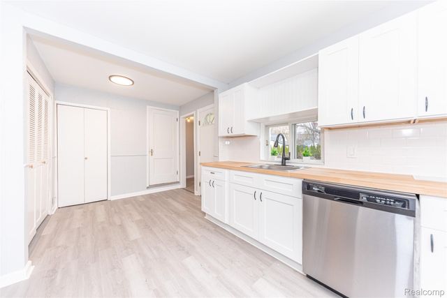 31732 Alvin Street, Garden City, MI 48135