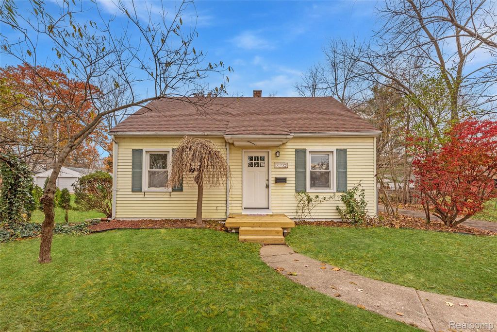 31732 Alvin Street, Garden City, MI 48135