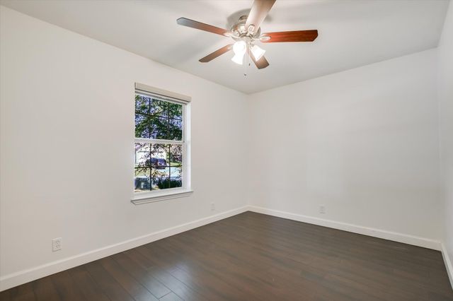 906 Iris DR, Georgetown, TX 78626