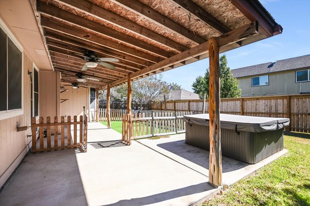 906 Iris DR, Georgetown, TX 78626