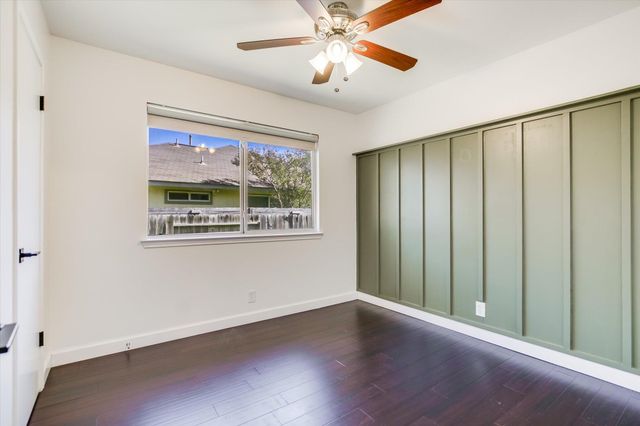 906 Iris DR, Georgetown, TX 78626