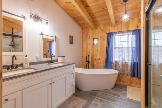 656 Leo's Lane, Norton, VT 05907