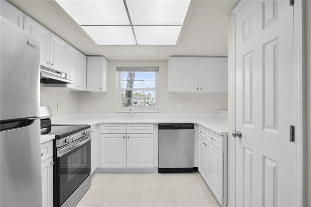 8820 BAY POINTE DRIVE 102, Tampa, FL 33615