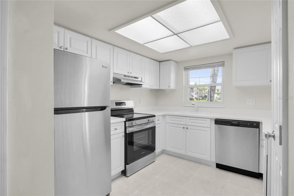 Image 3 of property listing at 8820 BAY POINTE DRIVE 102, Tampa, FL 33615
