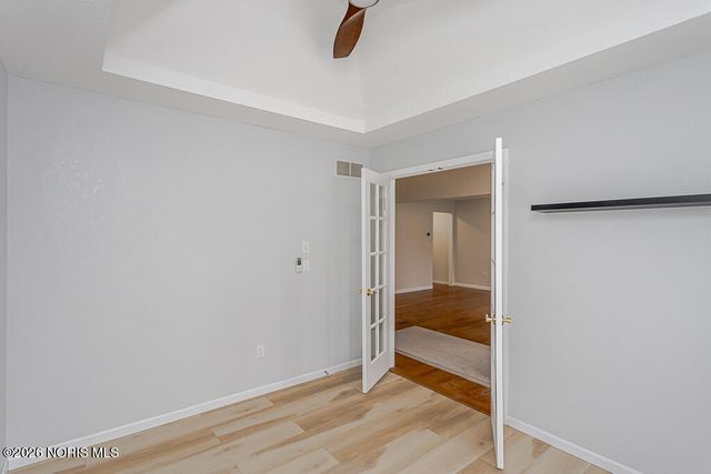 658 E Shoreline Drive, Holland, OH 43528