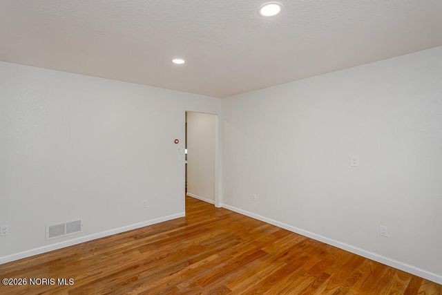 658 E Shoreline Drive, Holland, OH 43528