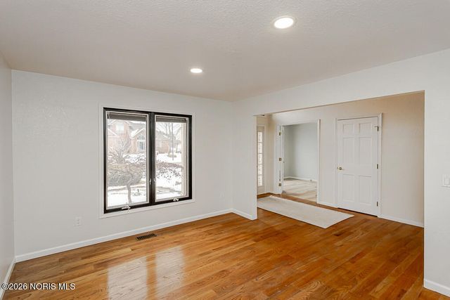 658 E Shoreline Drive, Holland, OH 43528