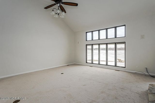 658 E Shoreline Drive, Holland, OH 43528