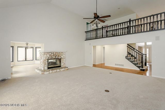 658 E Shoreline Drive, Holland, OH 43528