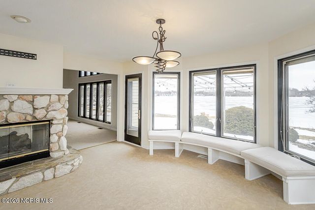 658 E Shoreline Drive, Holland, OH 43528