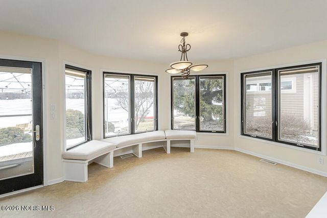 658 E Shoreline Drive, Holland, OH 43528