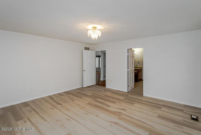 658 E Shoreline Drive, Holland, OH 43528