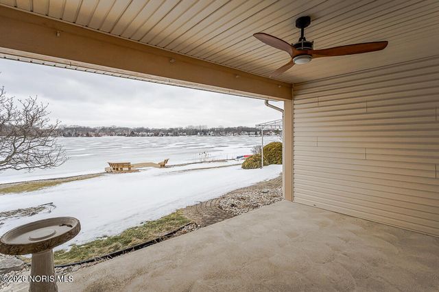 658 E Shoreline Drive, Holland, OH 43528