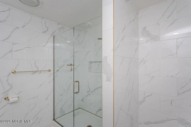 658 E Shoreline Drive, Holland, OH 43528