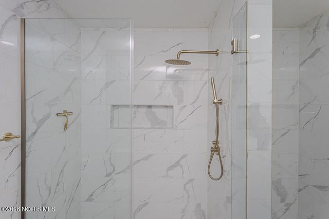 658 E Shoreline Drive, Holland, OH 43528