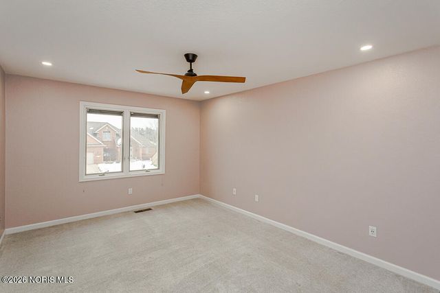 658 E Shoreline Drive, Holland, OH 43528