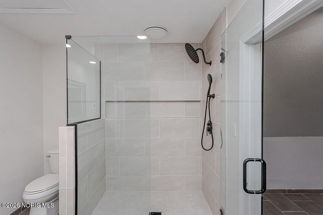 658 E Shoreline Drive, Holland, OH 43528