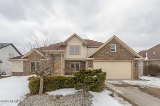 658 E Shoreline Drive, Holland, OH 43528