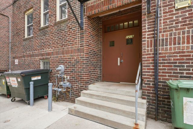 1216 Powderhorn Terrace 33, Minneapolis, MN 55407