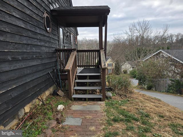 114 WOODYS PL, Winchester, VA 22602