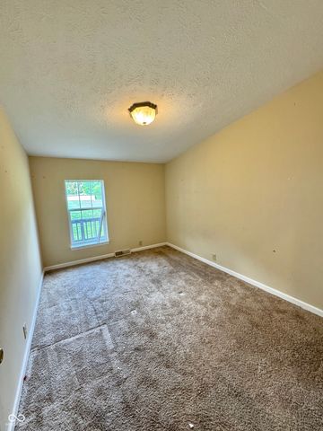 74 Tennessee, Clayton, IN 46118