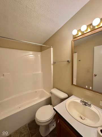 74 Tennessee, Clayton, IN 46118