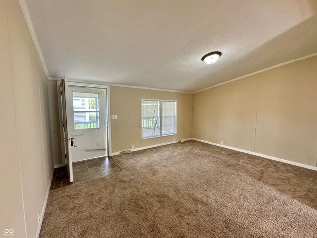 74 Tennessee, Clayton, IN 46118