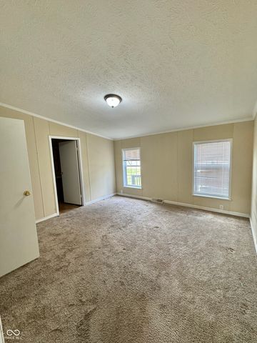 74 Tennessee, Clayton, IN 46118